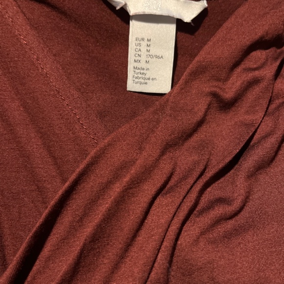H&M Burgundy Sleeveless Top - Picture 2 of 2